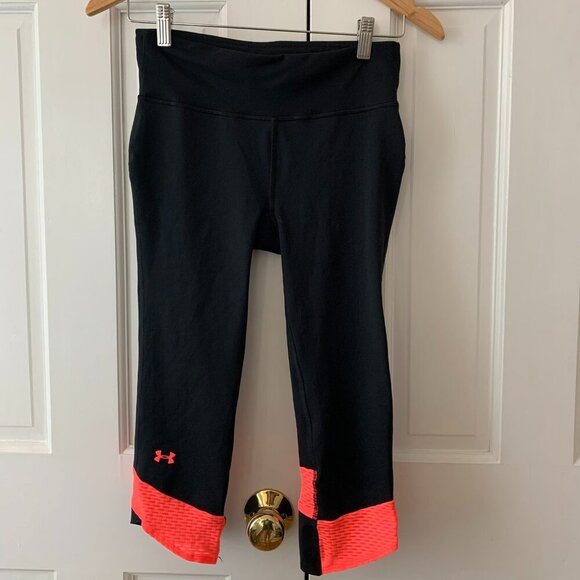 Under Armour Cropped Leggings  - Size Small - Picture 1 of 3